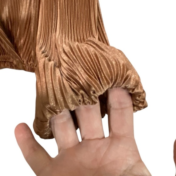 CUPSHE - NWT - SIZE LARGE - BRONZE / ROSE GOLD FAUX WRAP SLINKY BLOUSE TOP B15‎ - Picture 7 of 10